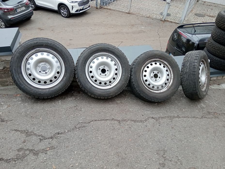 Продам диски с резиной на Нисса X -TRAIL