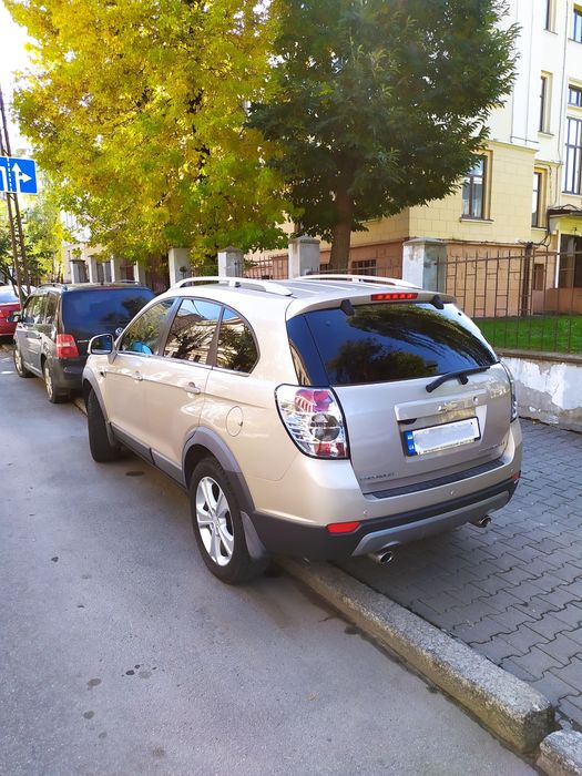 Автомобиль Chevrolet Captiva.