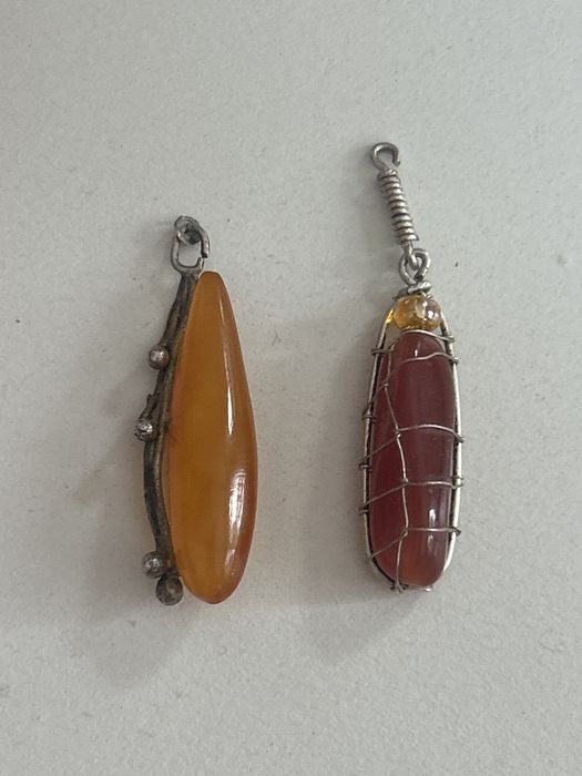 2 zawieszki z bursztynami