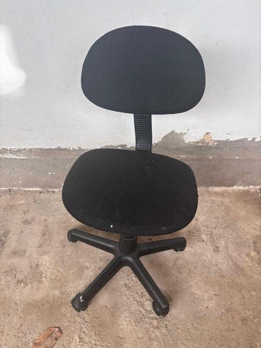 Cadeira com rodas escritório
