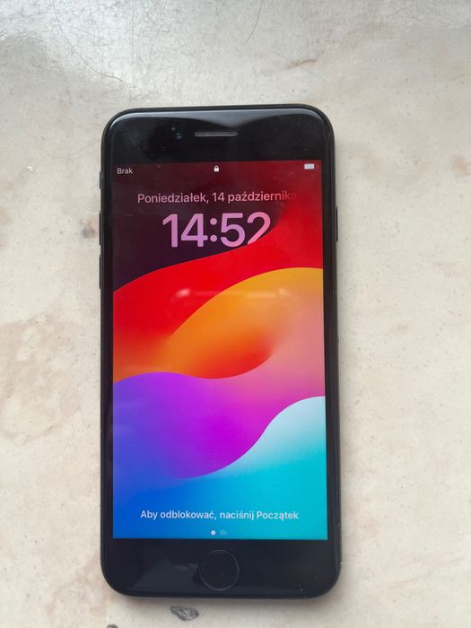 iPhone SE rocznik 2020
