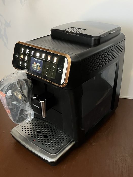 Кавомашина Philips 5500 series LatteGo з Гарантією!