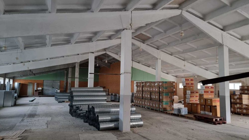 Оренда склад 1836 + 620 кв.м   с.Вікторів