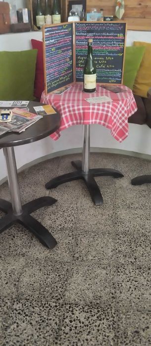 Várias Mesas...E muito mais, Tudo esta a vender !