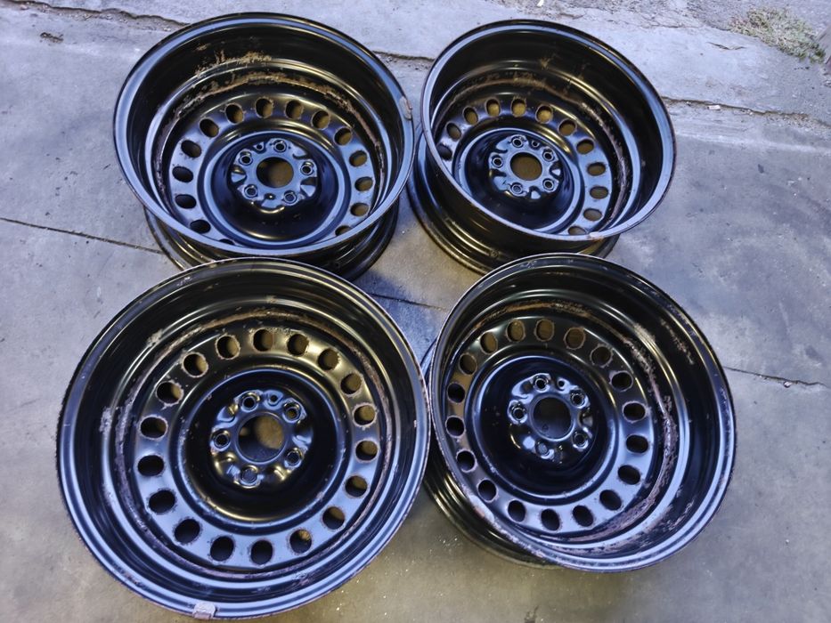 Диски залізні r17 5x114,3  6.5J et 50 dia 66.1 підходять на більшість корейських і японських авто.