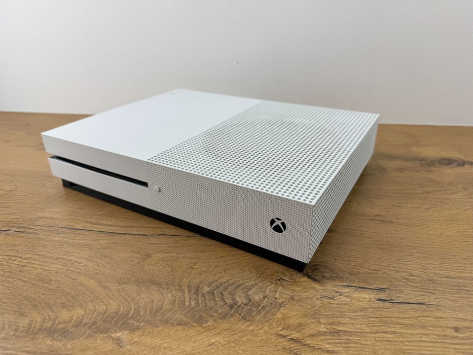 Konsola Xbox One S 1000GB + pad, wersja NA PŁYTY, komplet kabli - GRY