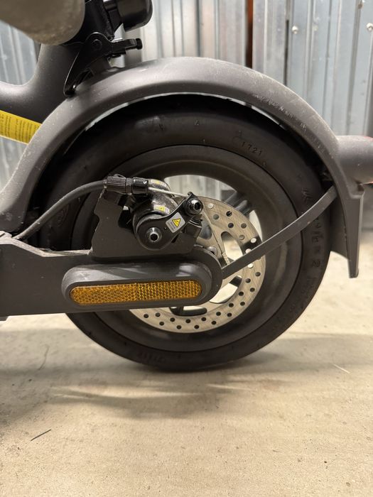 Xiaomi Mi Electric Scooter Essential hulajnoga elektryczna