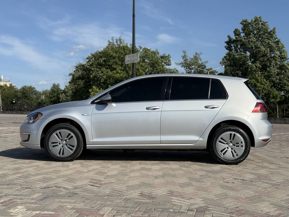 Volkswagen e-GOLF 2016