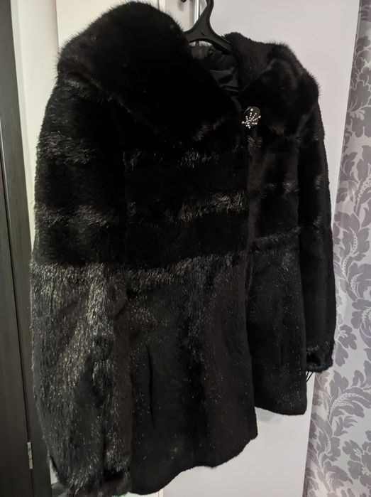 Жіноча шуба з норки