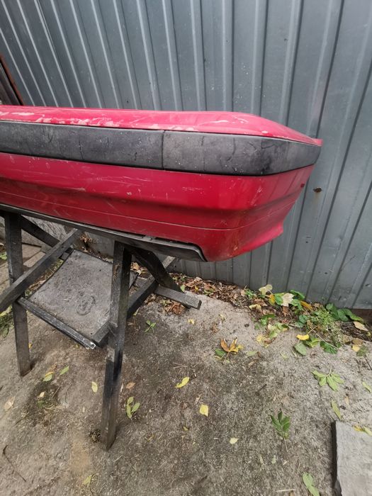 BMW e36 sedan zderzak tył z belką kompletny