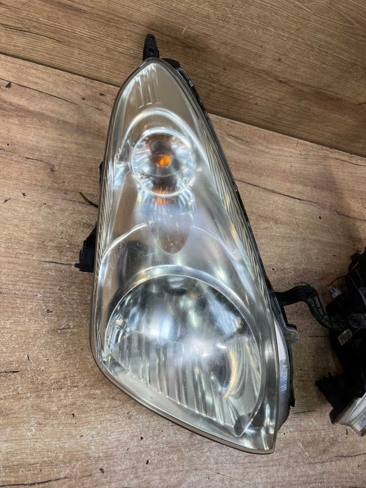Lampa/reflektor przedni lewy prawy Nissan Pixo