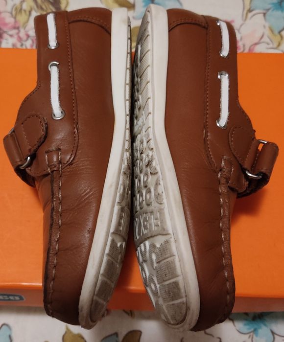 2 pares de sapatos Chicco, tamanho 31