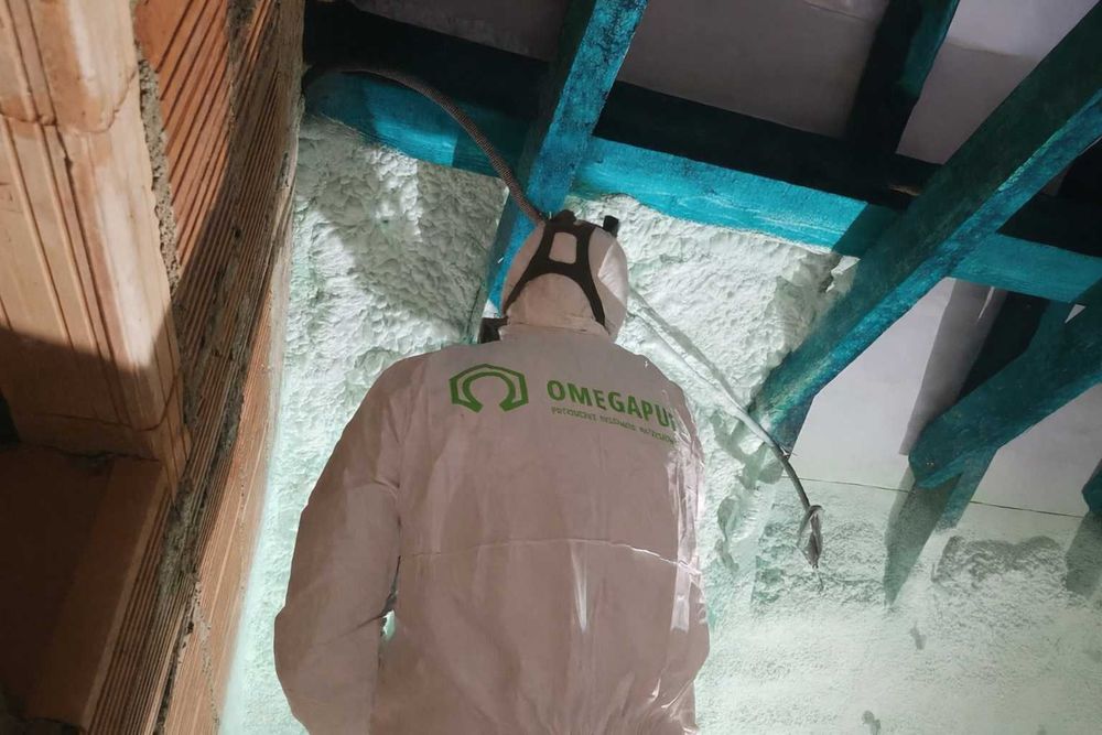 Ocieplanie pianą PUR, izolacje natryskowe, poddasza, pianowanie pianka