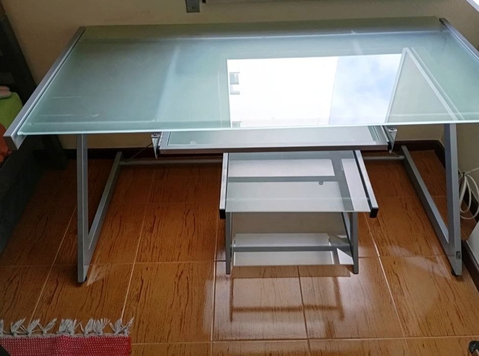 Conjunto Secretária e Mesa-Estante