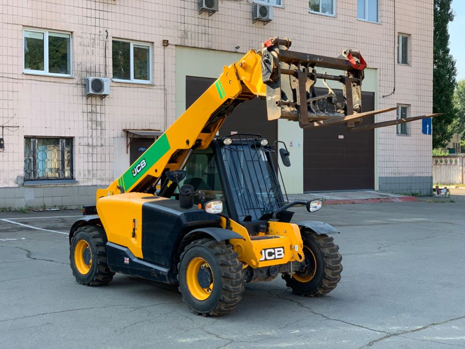Телескопічний навантажувач JCB 525-60 Телескопический погрузчик 2,5т