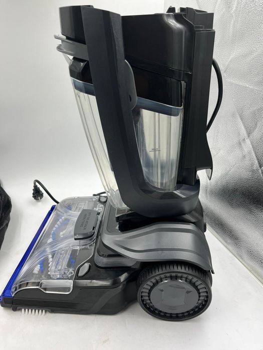 Bissell Revolution HydroSteam odkurzacz piorący do dywanów i tapicerek