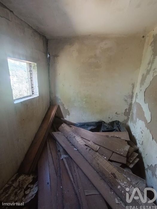 Moradia em gaveto em Ceira de 75,2 m2