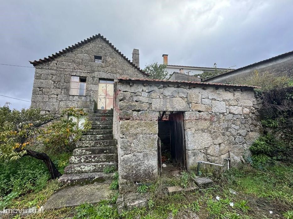Casa Rústica de aldeia à venda em Vila Franca da Serra. — Vila Franca da Serra, Guarda
