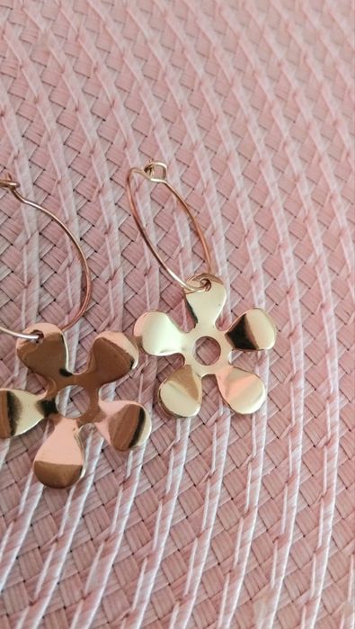 Kolczyki koła kwiatek.