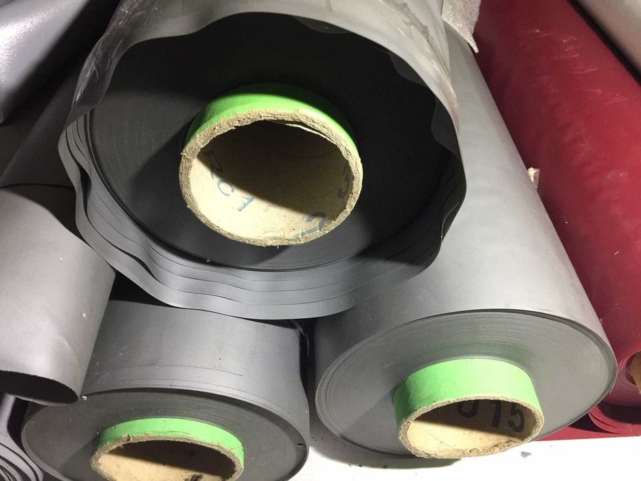 PVC 0.18 cinza prateado 140 cm da largura
