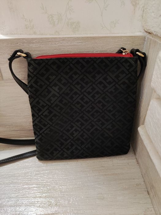 Продам сумку Tommy Hilfiger