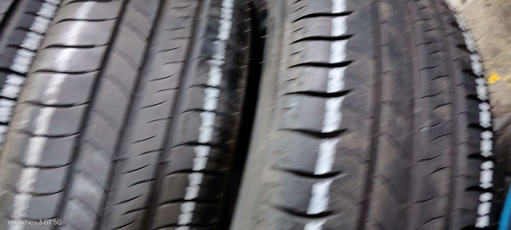 Pneus 185/60/15 semi novos