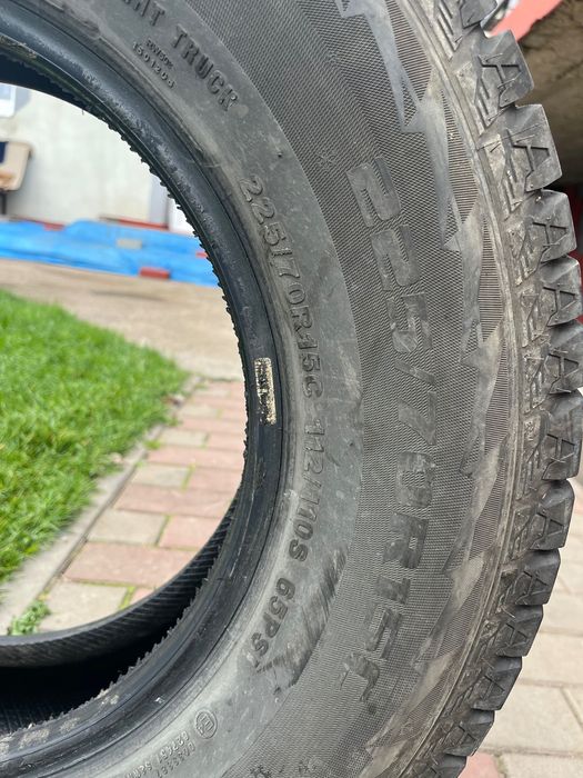 Продам два скати 225/70/15с 110/112r