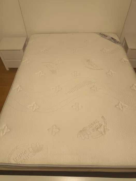 Quarto de casal em branco