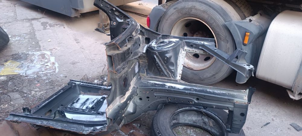 Четверть Nissan ROGUE T33