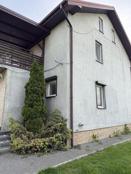 Sprzedam dom wolnostojacy wraz z budynkami