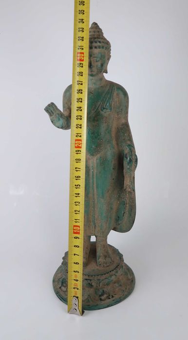 Escultura de Buda Caminhante 34 cm