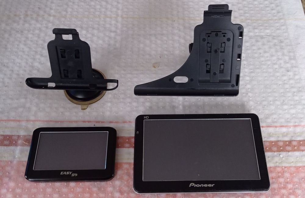 GPS навігатори Pioneer, Easy Go