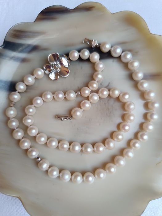 Colar/ Pulseira de pérolas e ouro branco