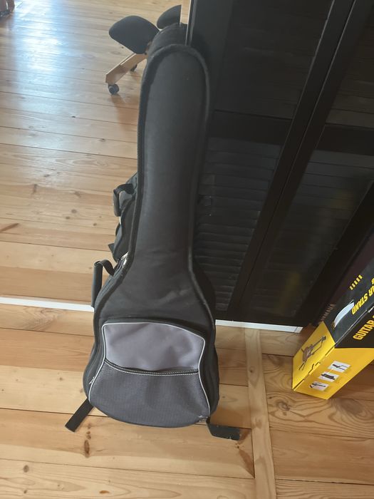 Classic 1/2 guitar Enrique Keller S.A. with a case Admira Alba 12 guitara