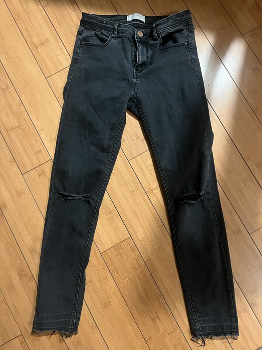 Super spodnie STRADIVARIUS w rockowym stylu