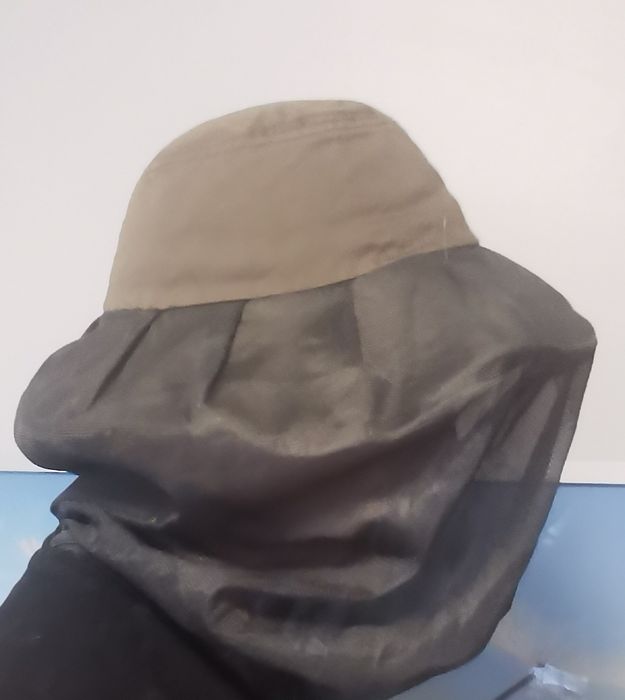 Kapelusz bucket z moskitierą