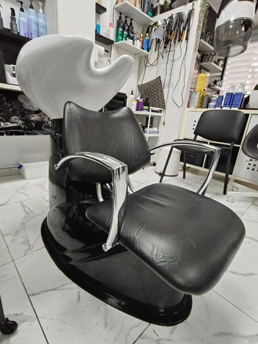 3 cadeiras e 2 lavatórios para melhor salão de beleza