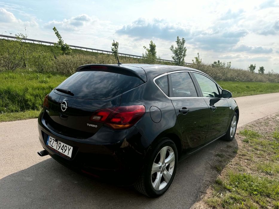 Opel Astra J 2010