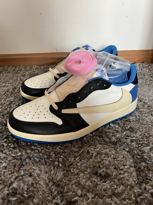 ButyTravisy size 42