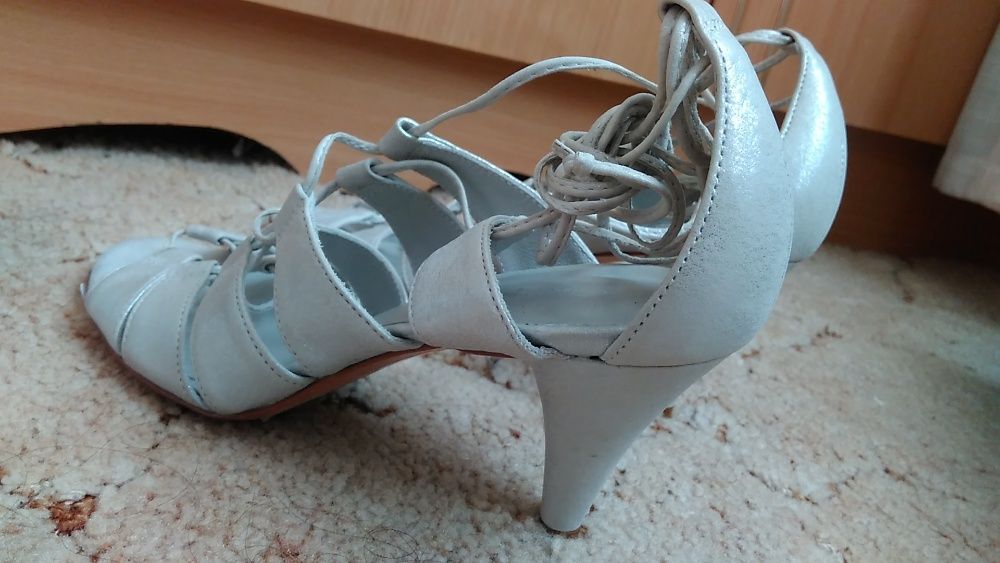 Новые люксовые кожаные босоножки, Франция