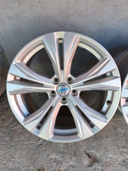 Комплект легкосплавних дисків Volvo Ford 5/108R18