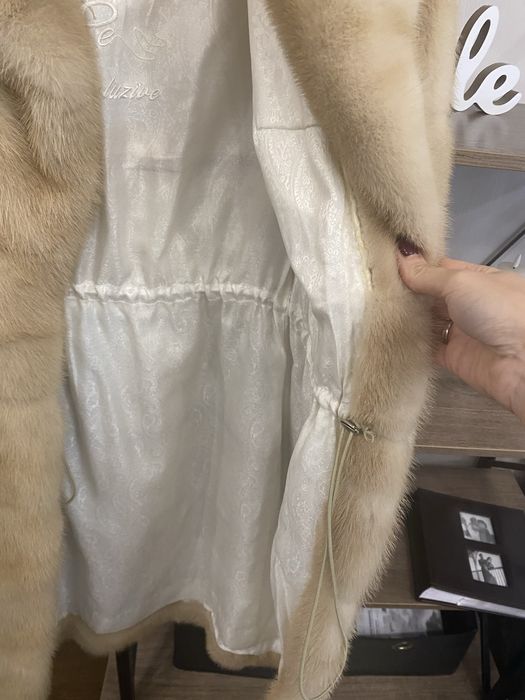 Продам норкову шубу