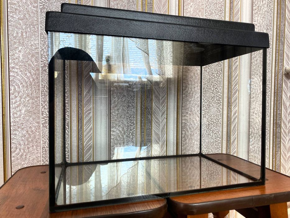 "π"здатий акваріум на 30 літрів.