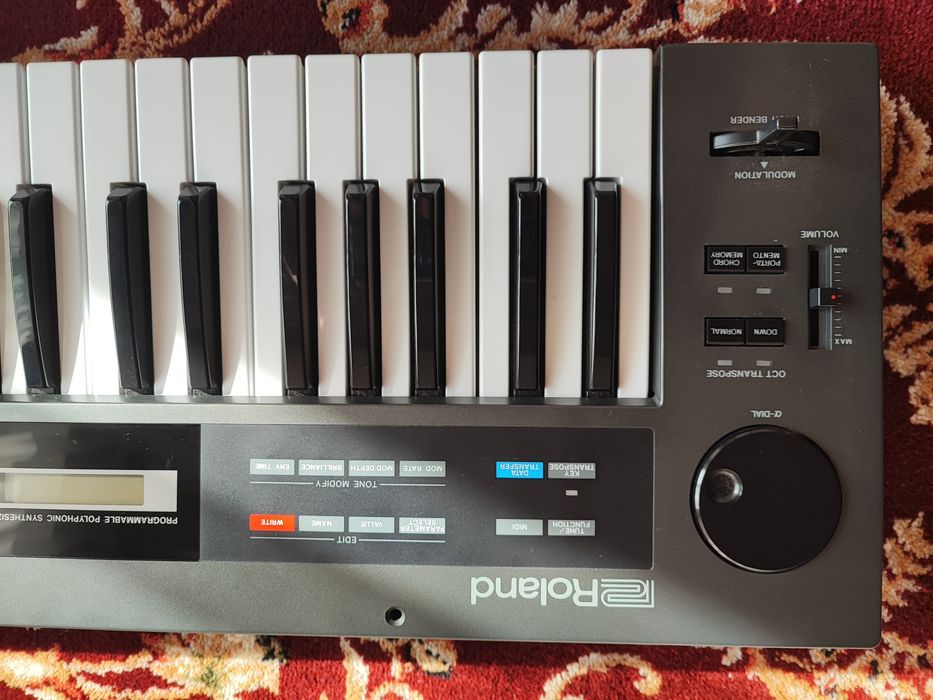 Roland Alpha Juno 1