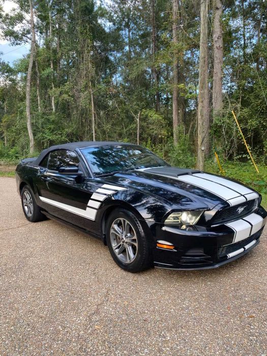 Ford Mustang V6      2014