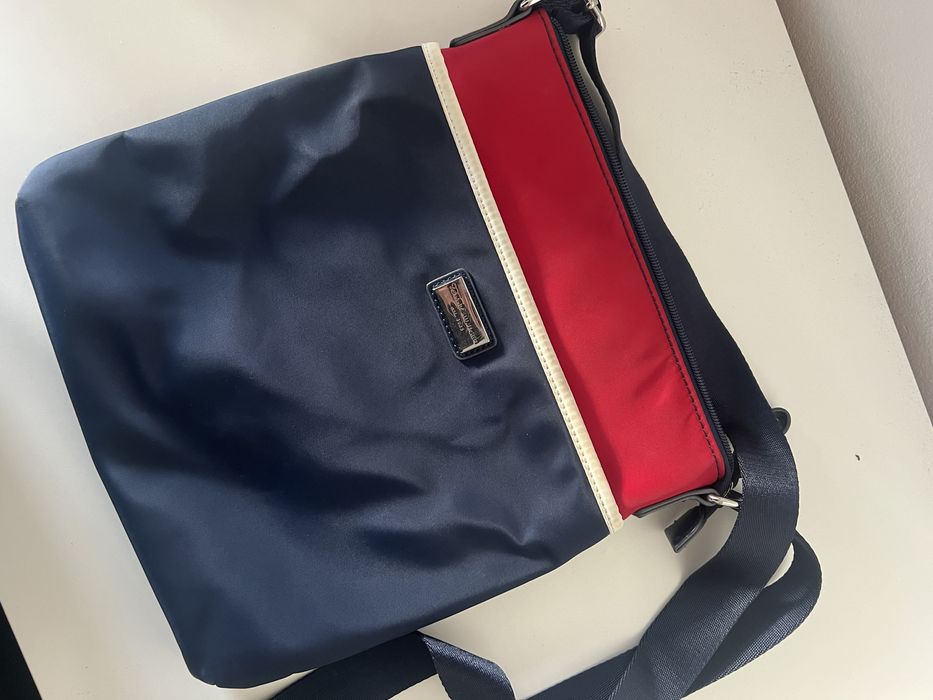 Torebka Tommy Hilfiger na ramie