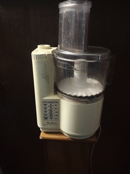 Robô de cozinha em excelente estado da marca Moulinex