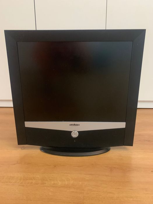 Tv Mitsai com comando