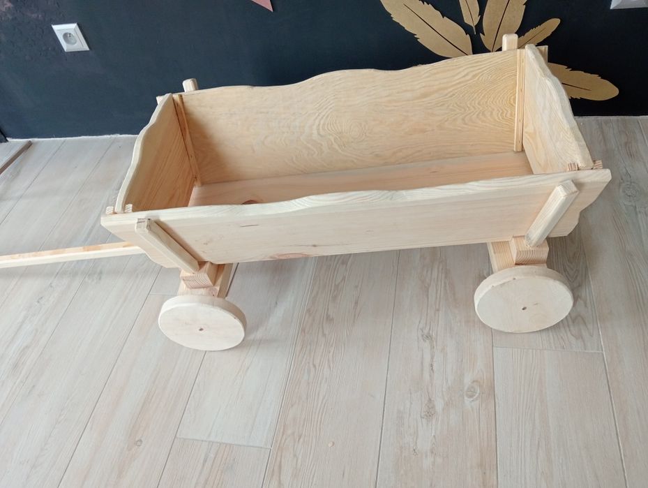 Sprzedam wózek drewniany wodkowóz dla dzieci lub do ogrodu