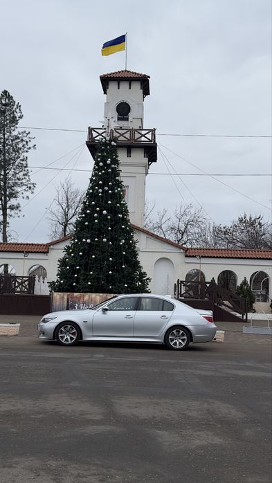 Продаю BMW E60 3.0 бенз 2009 автомат